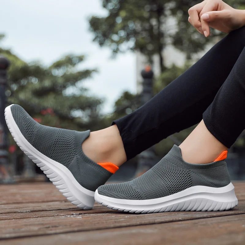 Men's Lightweight Breathable Mesh Running Sneakers for Everyday Wear