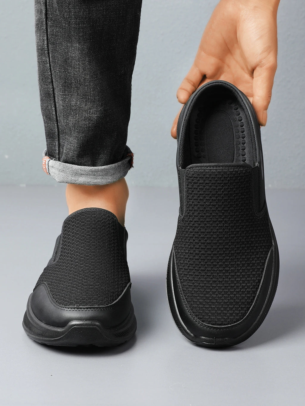 Men's sneakersFashionable and lightweight men's slippers with good breathability casual sneakers men's summer sneakers