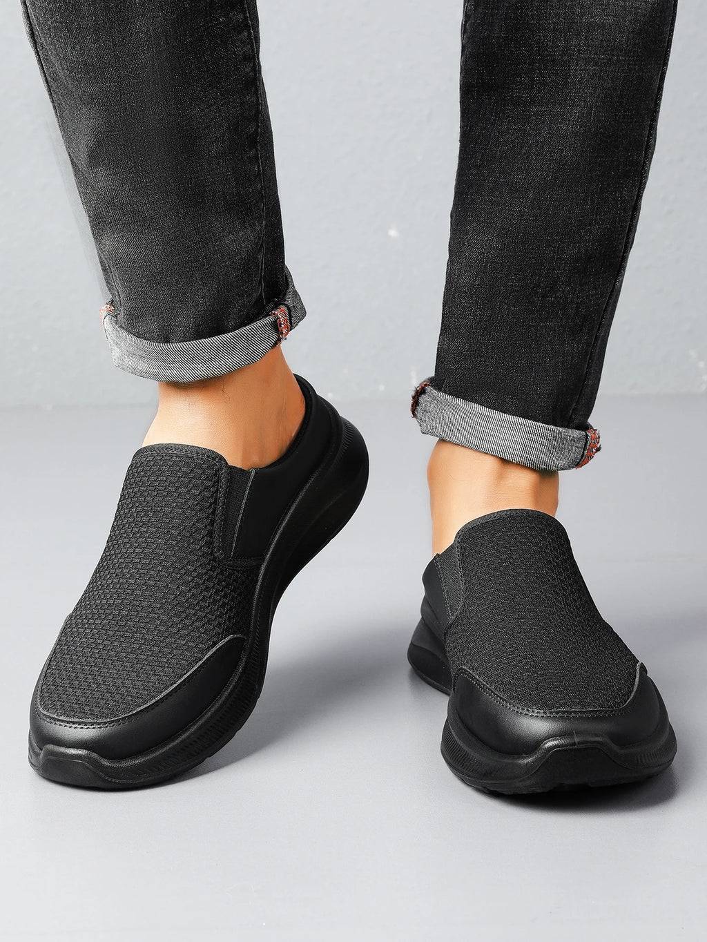 Men's sneakersFashionable and lightweight men's slippers with good breathability casual sneakers men's summer sneakers