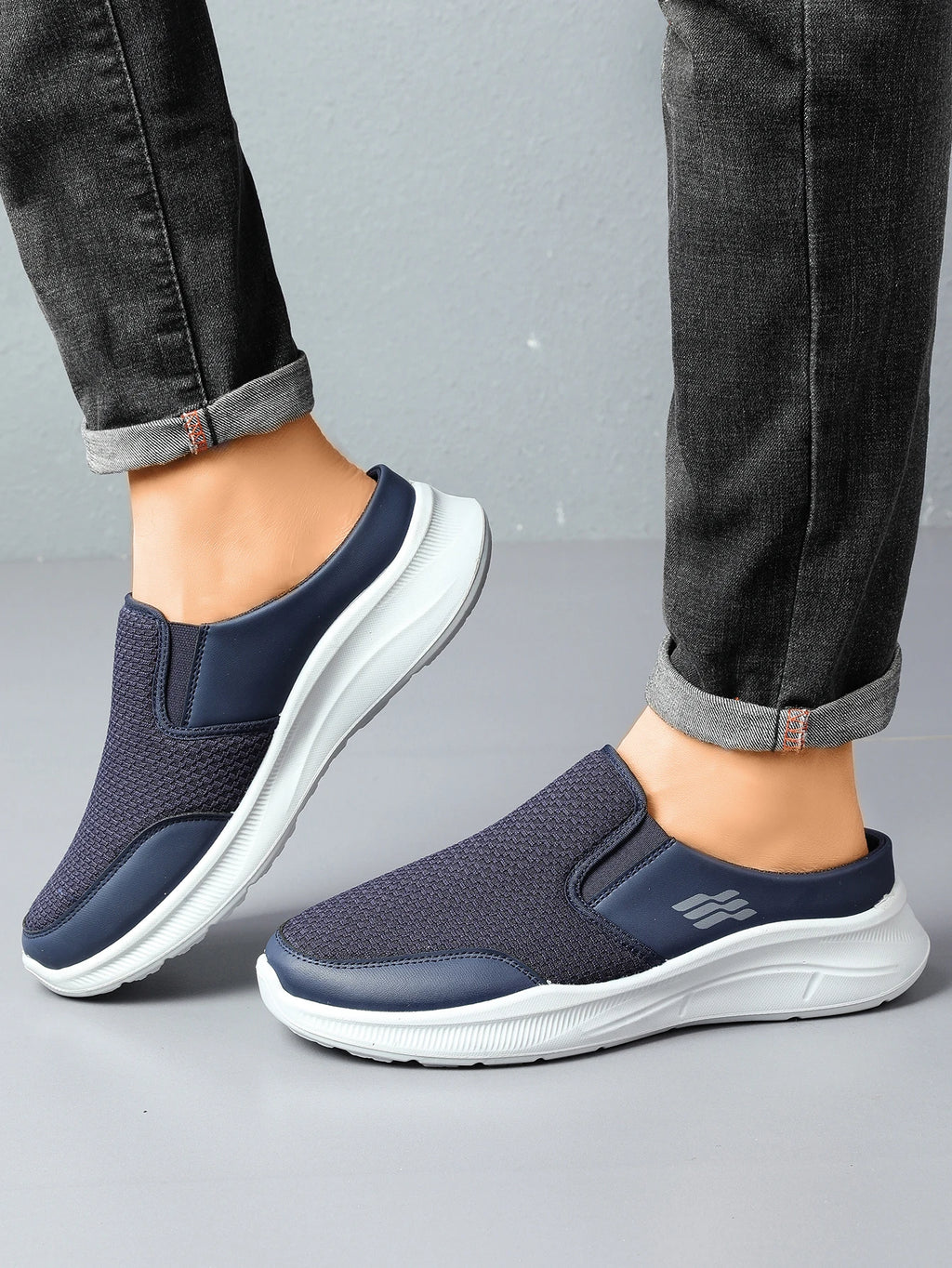 Men's sneakersFashionable and lightweight men's slippers with good breathability casual sneakers men's summer sneakers