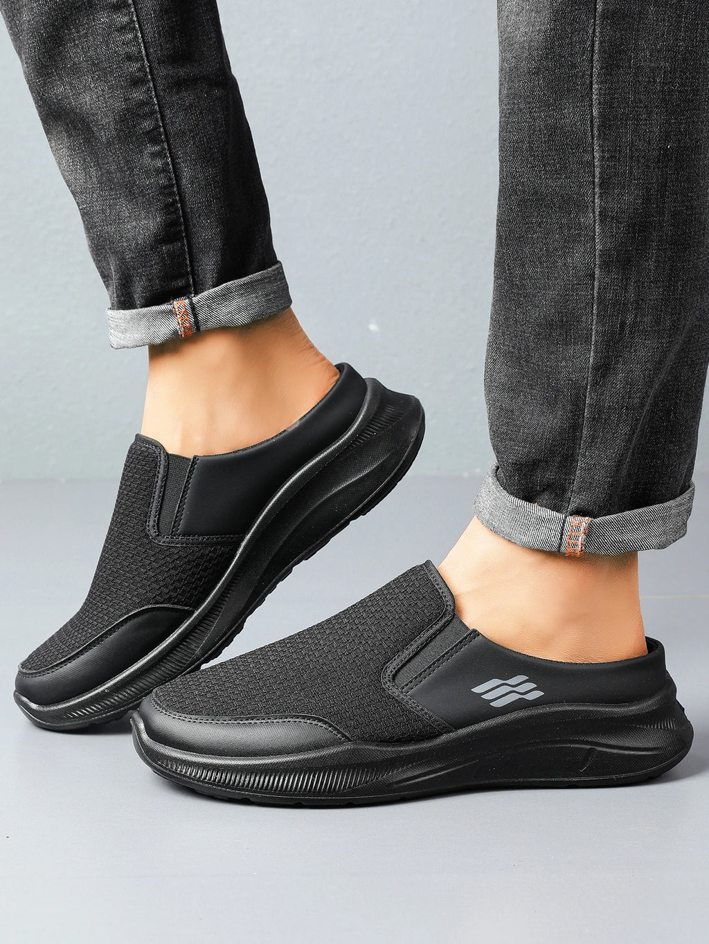 Men's sneakersFashionable and lightweight men's slippers with good breathability casual sneakers men's summer sneakers